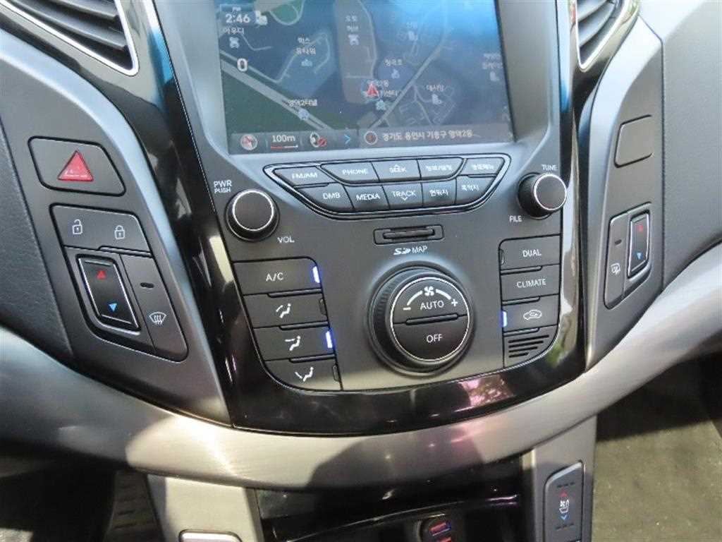HYUNDAI i40 - Vista 8