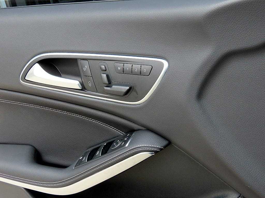 Mercedes Benz CLA Class - Vista 11