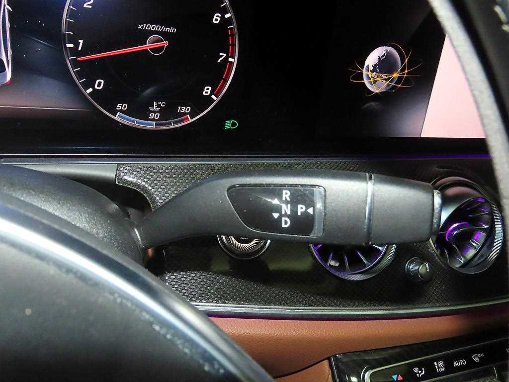 Mercedes Benz E class - Vista 12