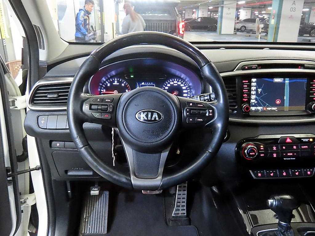 KIA Sorento - Vista 8