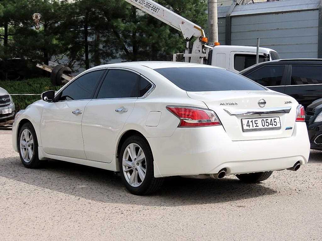 Nissan Altima - Vista 3