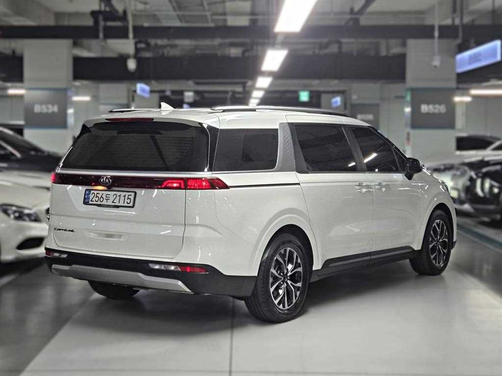 KIA Carnival - Vista 2