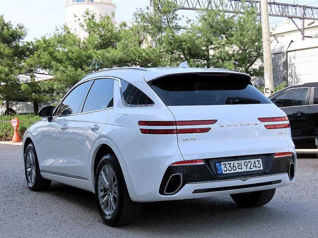 Genesis GV70 - Vista 3
