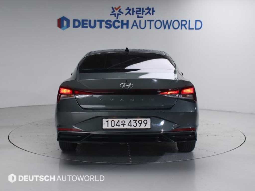 HYUNDAI Avante - Vista 4