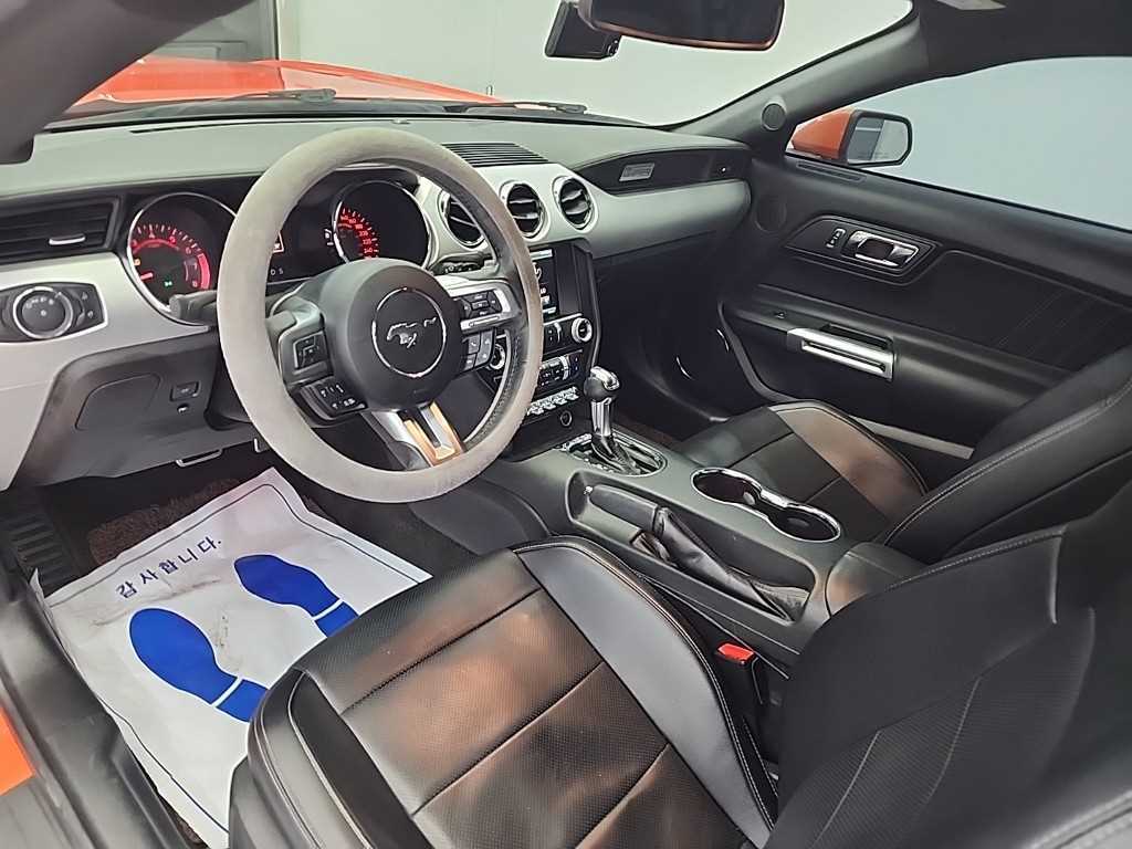 Ford Mustang - Vista 7
