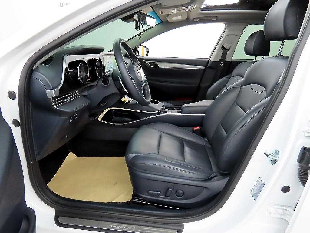 HYUNDAI Grandeur - Vista 5