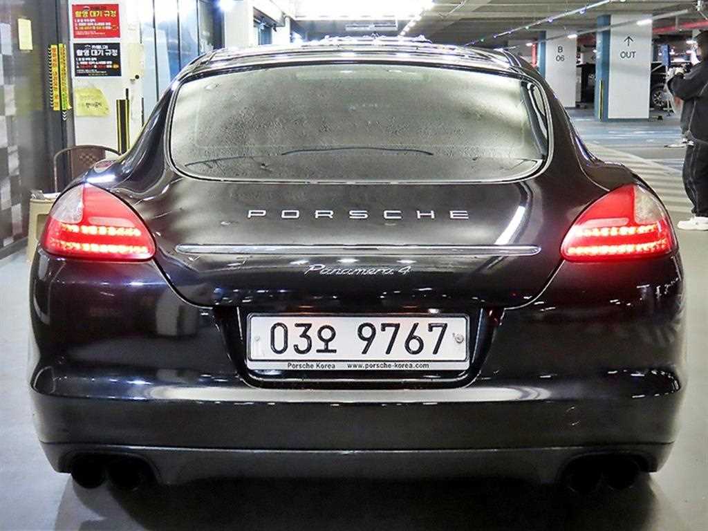 Porsche Panamera - Vista 5