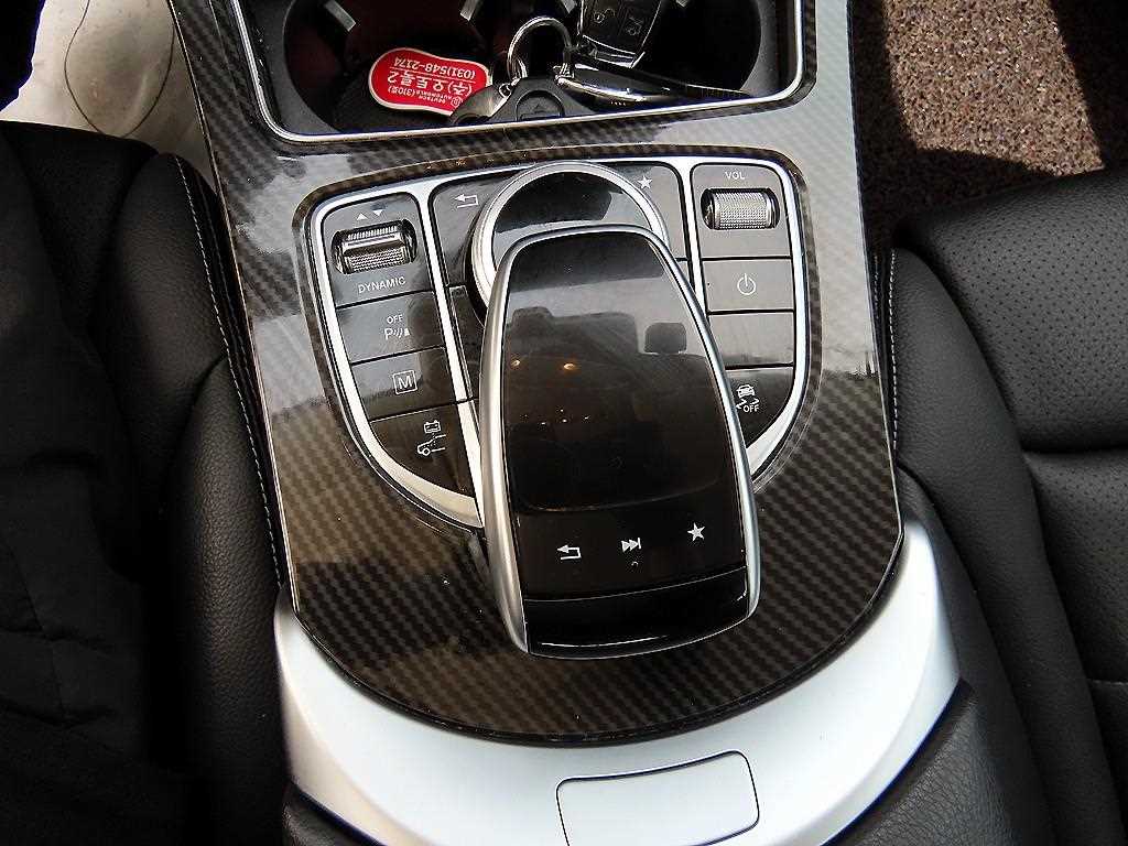 Mercedes Benz GLC Class - Vista 12