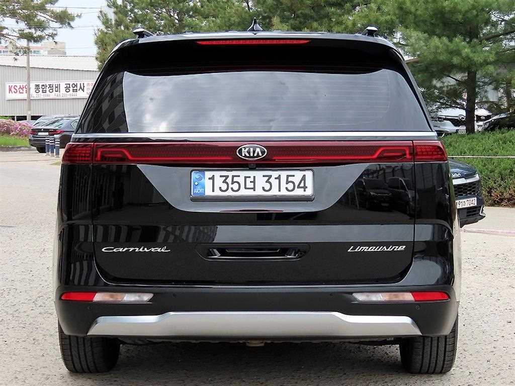 KIA Carnival - Vista 4