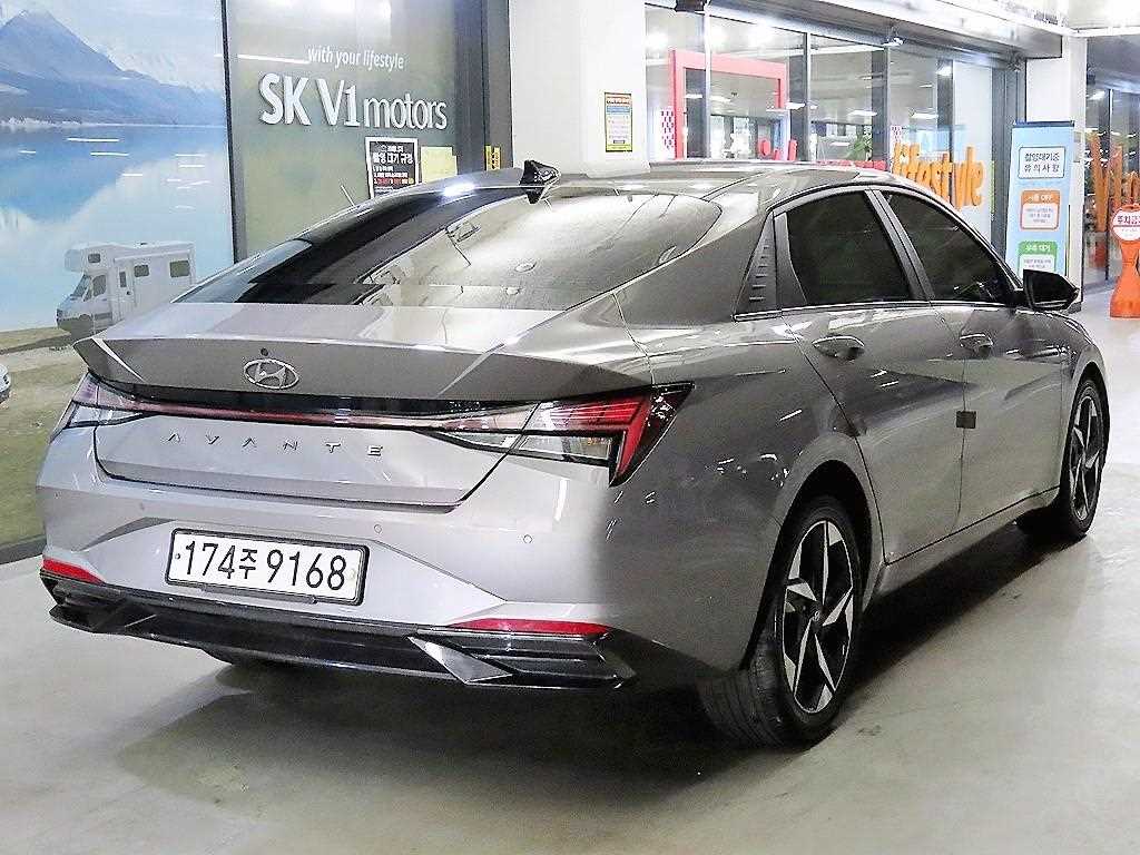 HYUNDAI Avante - Vista 4