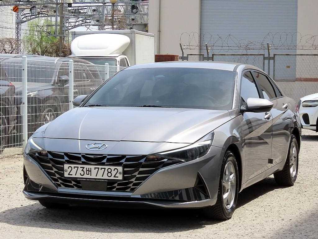 HYUNDAI Avante - Vista 2
