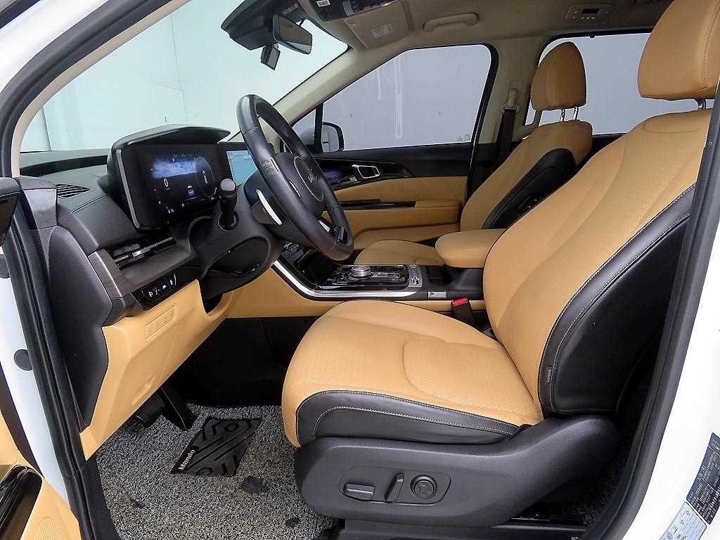 KIA Carnival - Vista 7