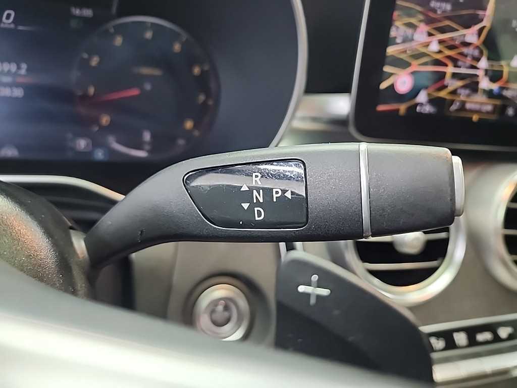 Mercedes Benz GLC Class - Vista 8