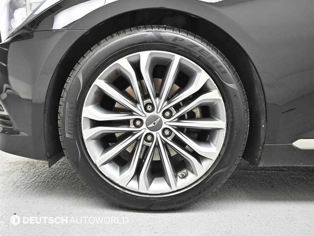 HYUNDAI Genesis - Vista 5