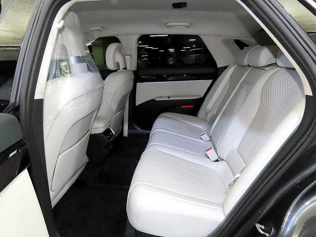 HYUNDAI Grandeur - Vista 7