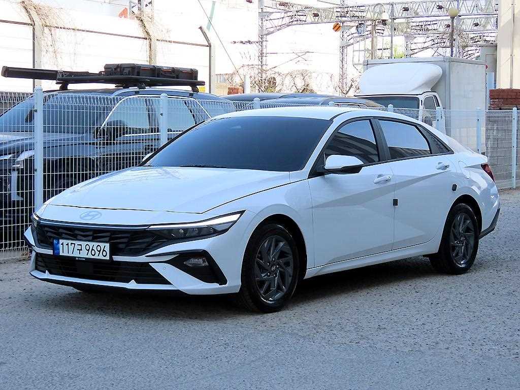 HYUNDAI Avante - Vista 2