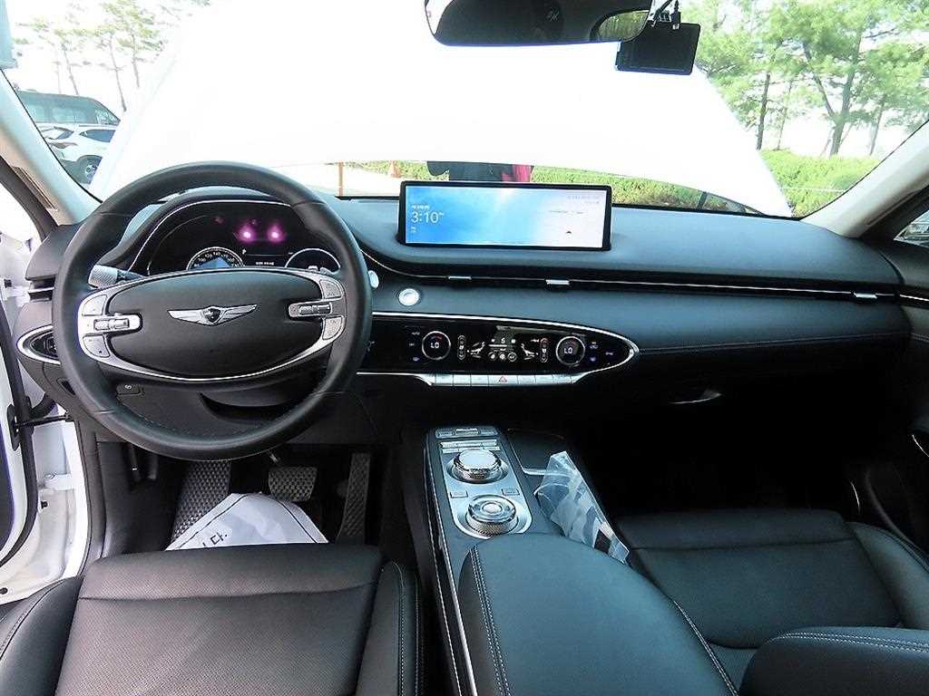 Genesis GV70 - Vista 7