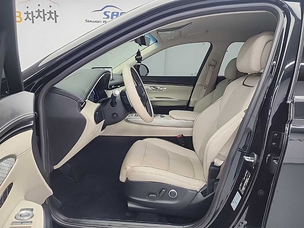 Genesis GV70 - Vista 11