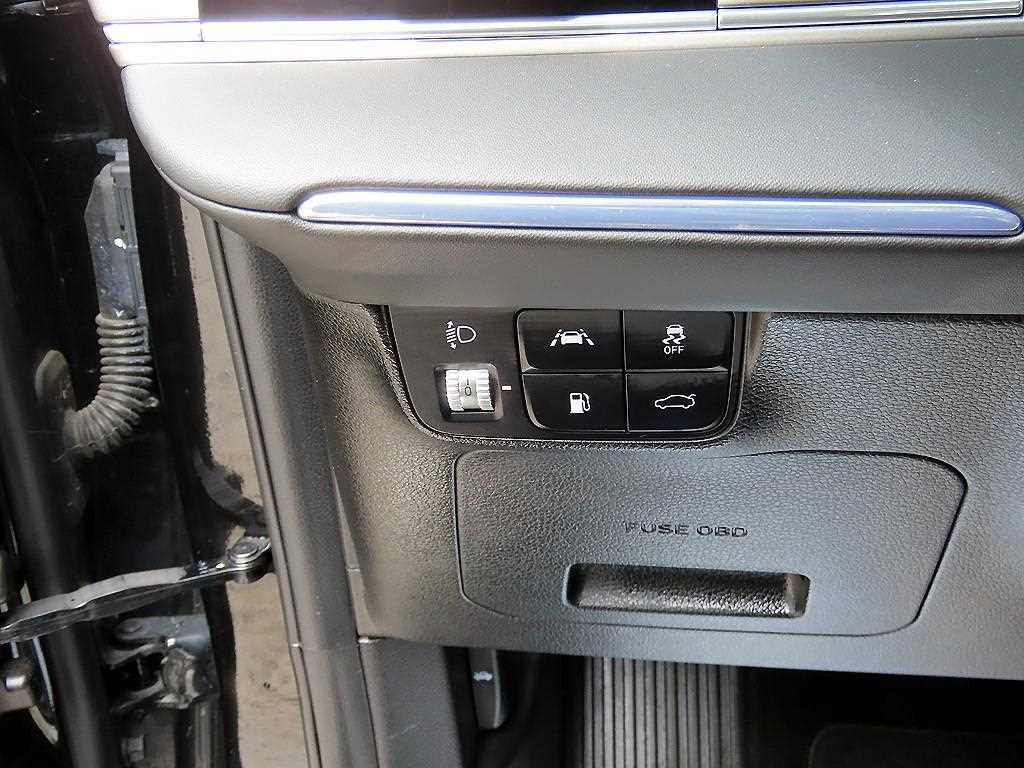 HYUNDAI Grandeur - Vista 12