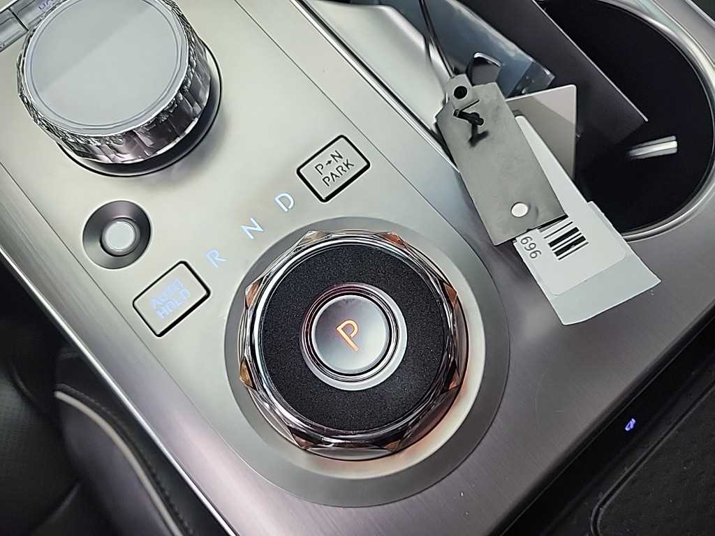 Genesis GV70 - Vista 8