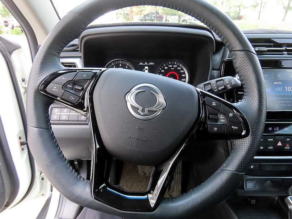 Ssangyong Tivoli - Vista 8