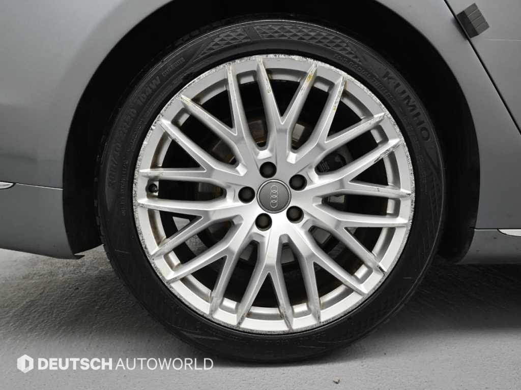 Audi A8 - Vista 5