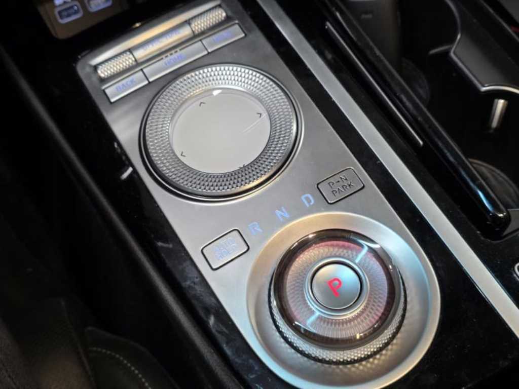 Genesis G80 - Vista 10
