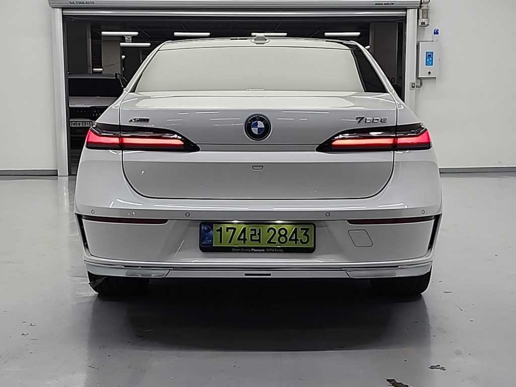 BMW 7 Series - Vista 2