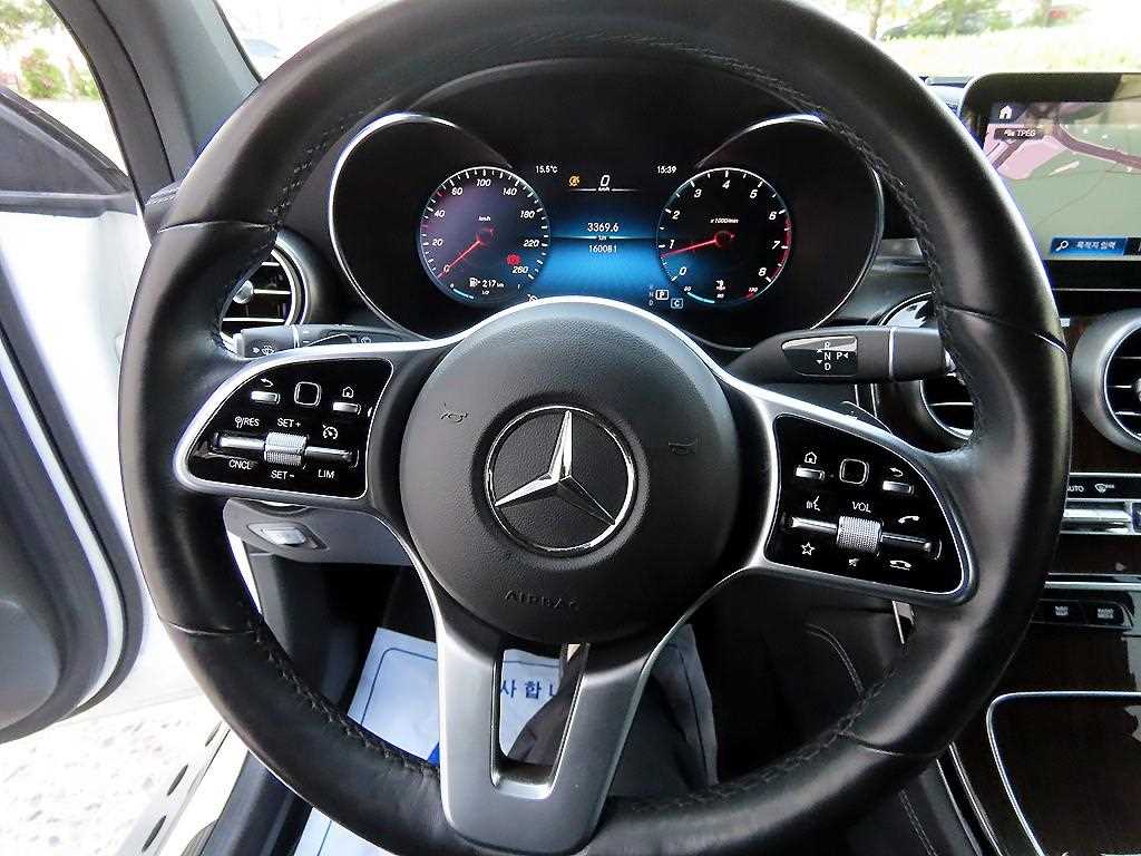 Mercedes Benz GLC Class - Vista 8