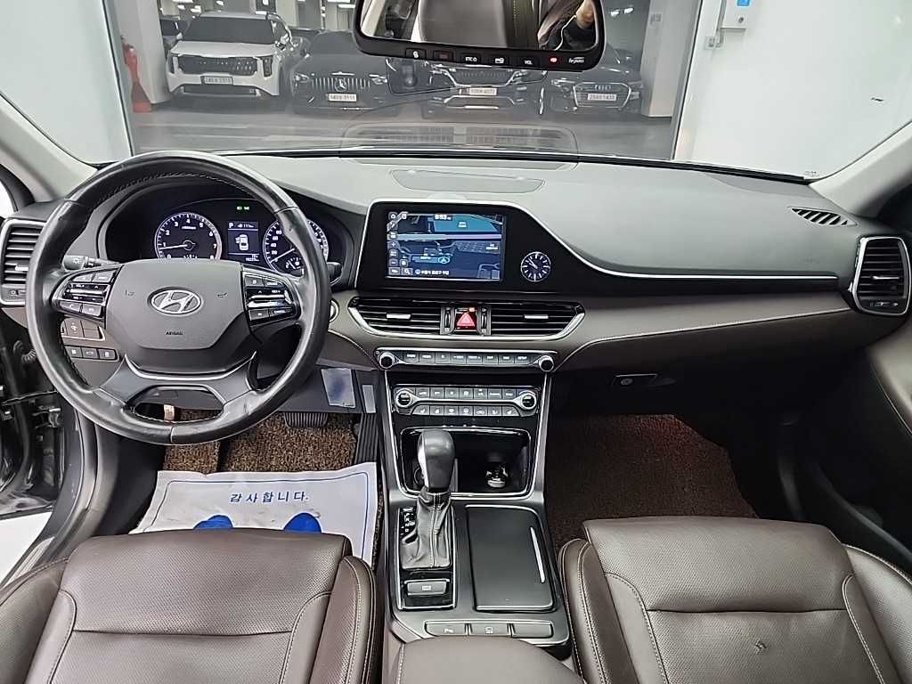 HYUNDAI Grandeur - Vista 7