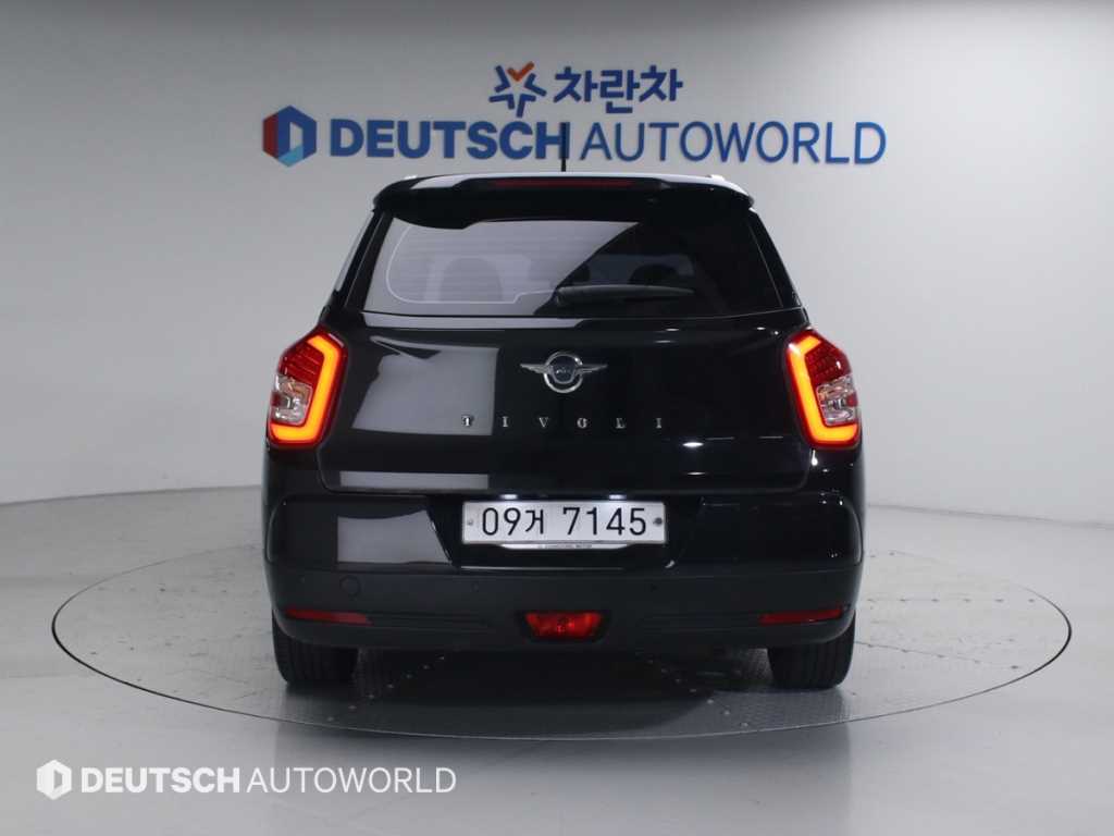 Ssangyong Tivoli - Vista 4