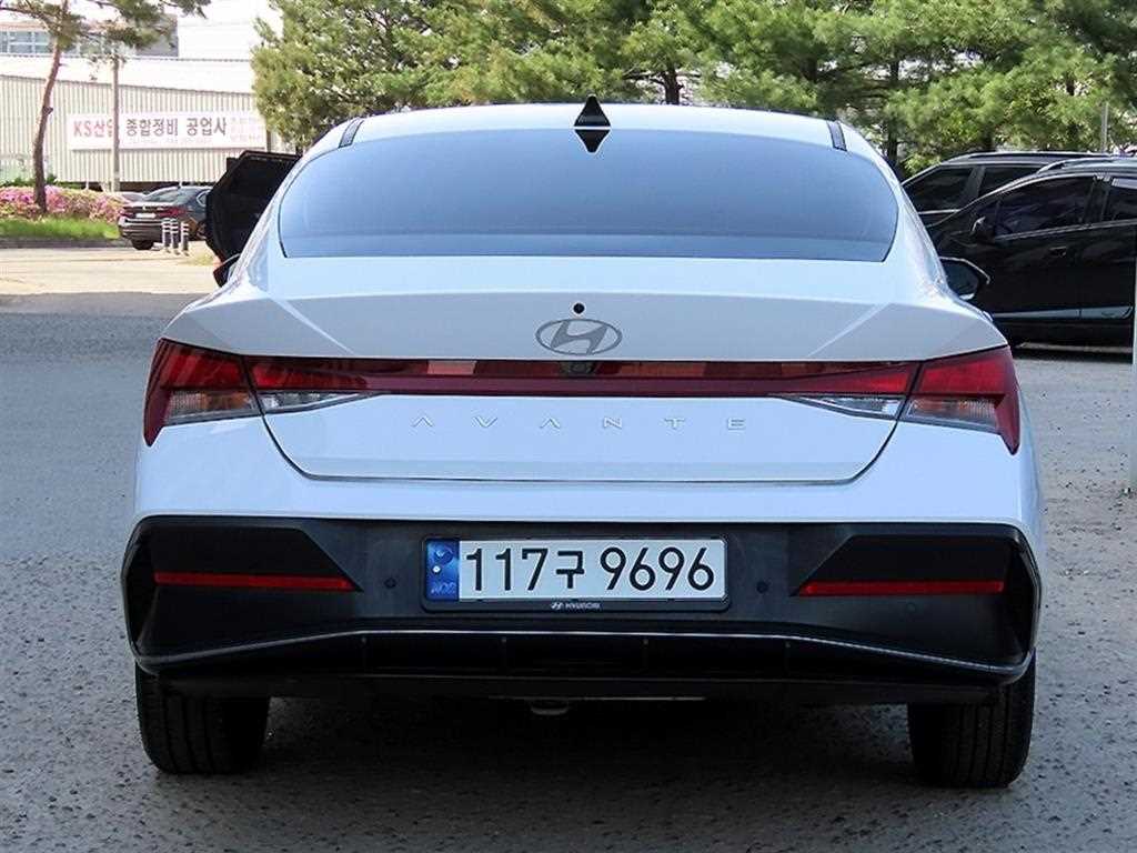 HYUNDAI Avante - Vista 4