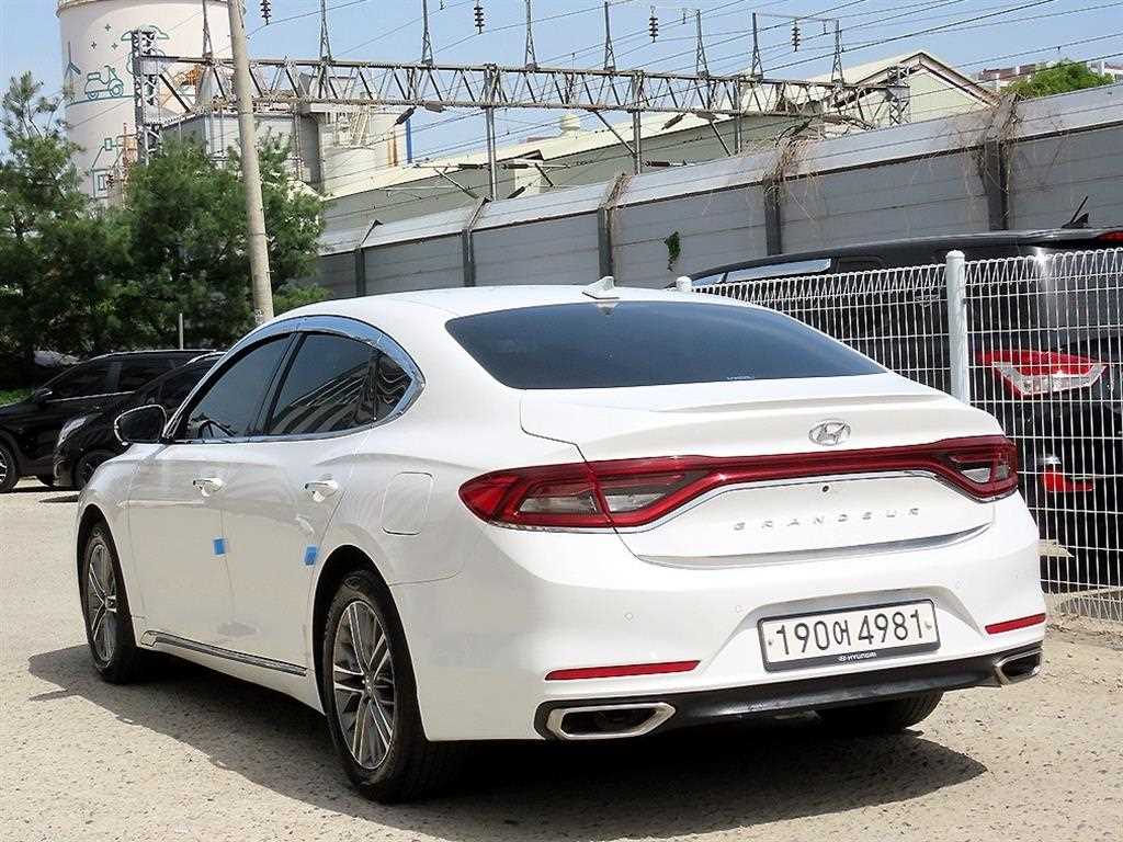HYUNDAI Grandeur - Vista 3