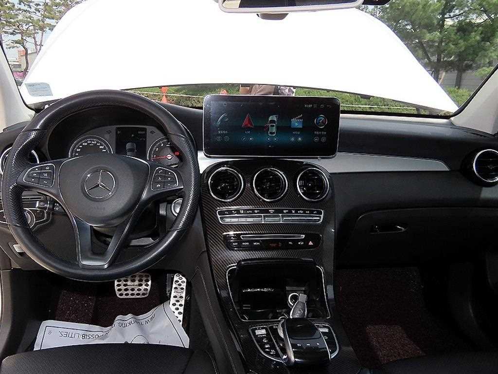 Mercedes Benz GLC Class - Vista 7