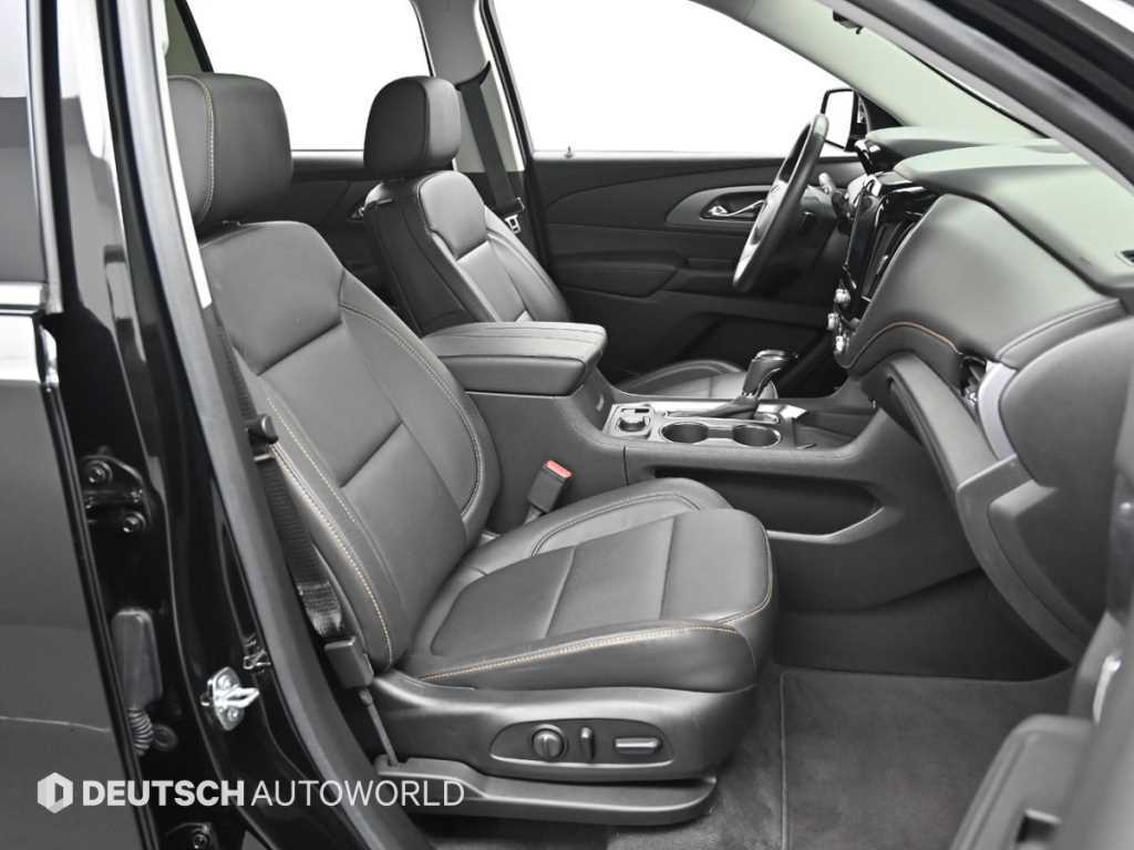 Chevrolet Travers - Vista 10