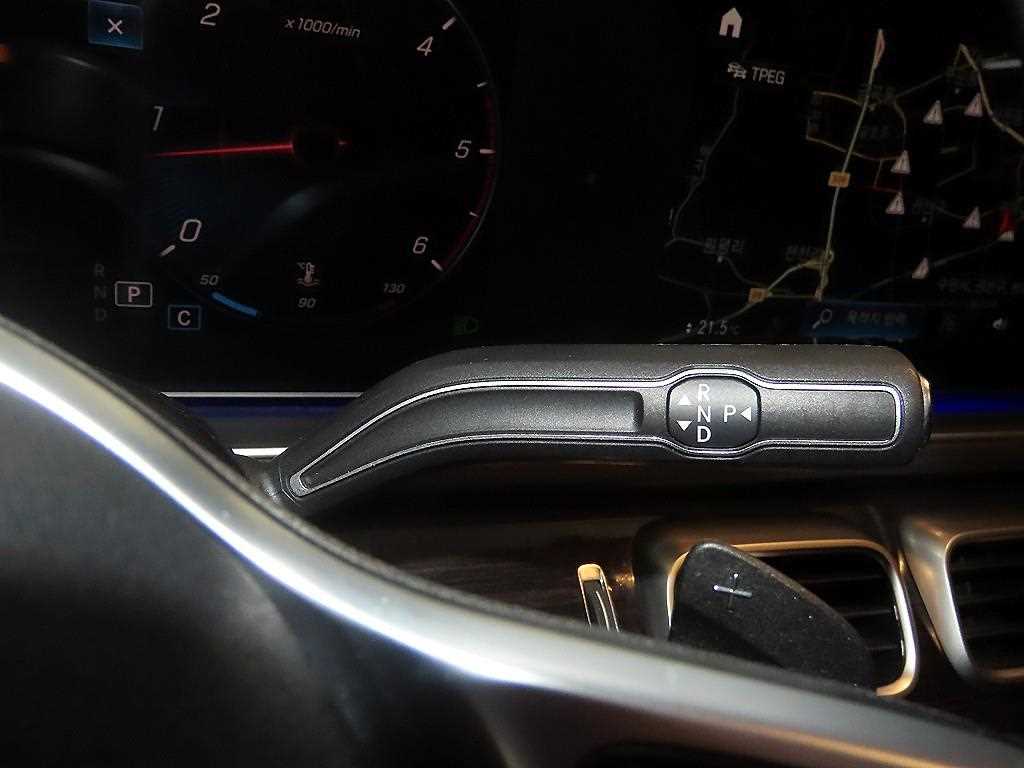 Mercedes Benz GLE Class - Vista 12