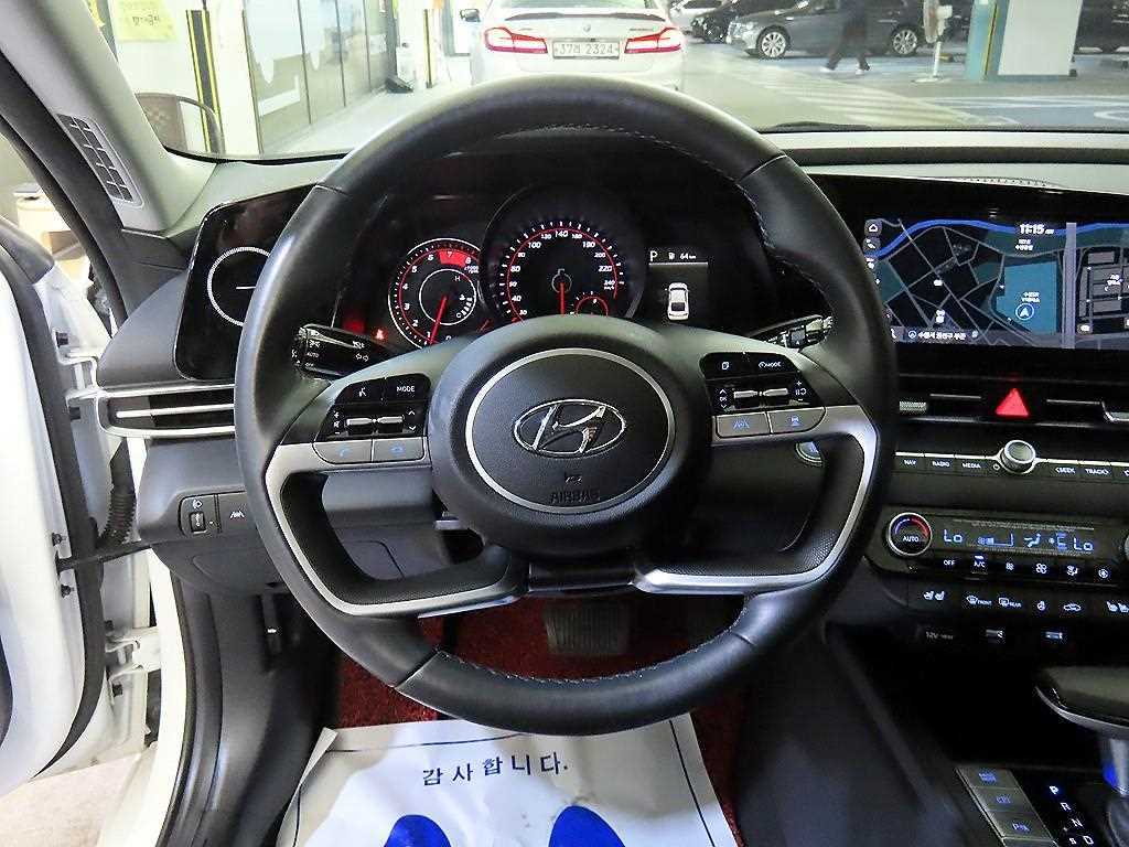 HYUNDAI Avante - Vista 8