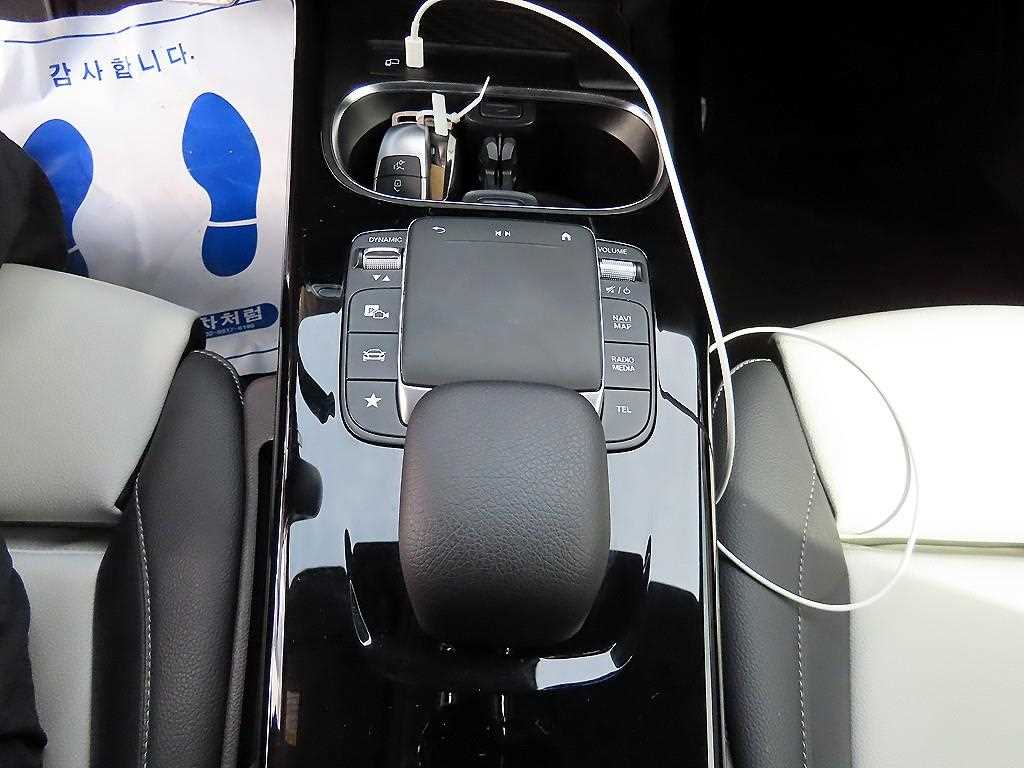 Mercedes Benz CLA Class 2020 Blanco - Importación desde Corea - HF Imports Iquique - Foto 13