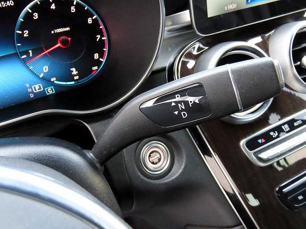 Mercedes Benz GLC Class - Vista 11
