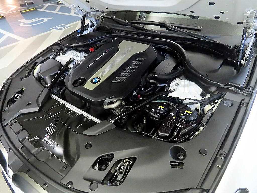 BMW 5 Series 2018 Blanco - Importación desde Corea - HF Imports Iquique - Foto 19