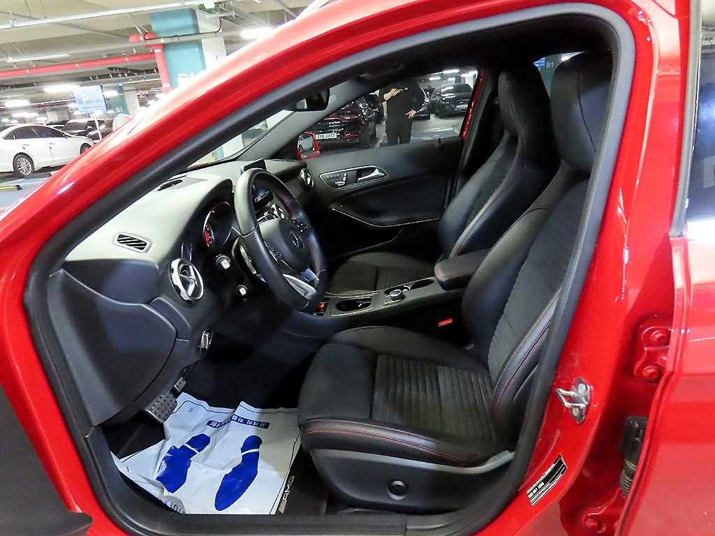 Mercedes Benz GLA Class - Vista 6