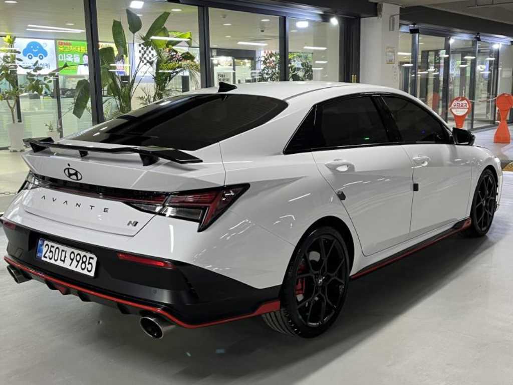 HYUNDAI Avante - Vista 4