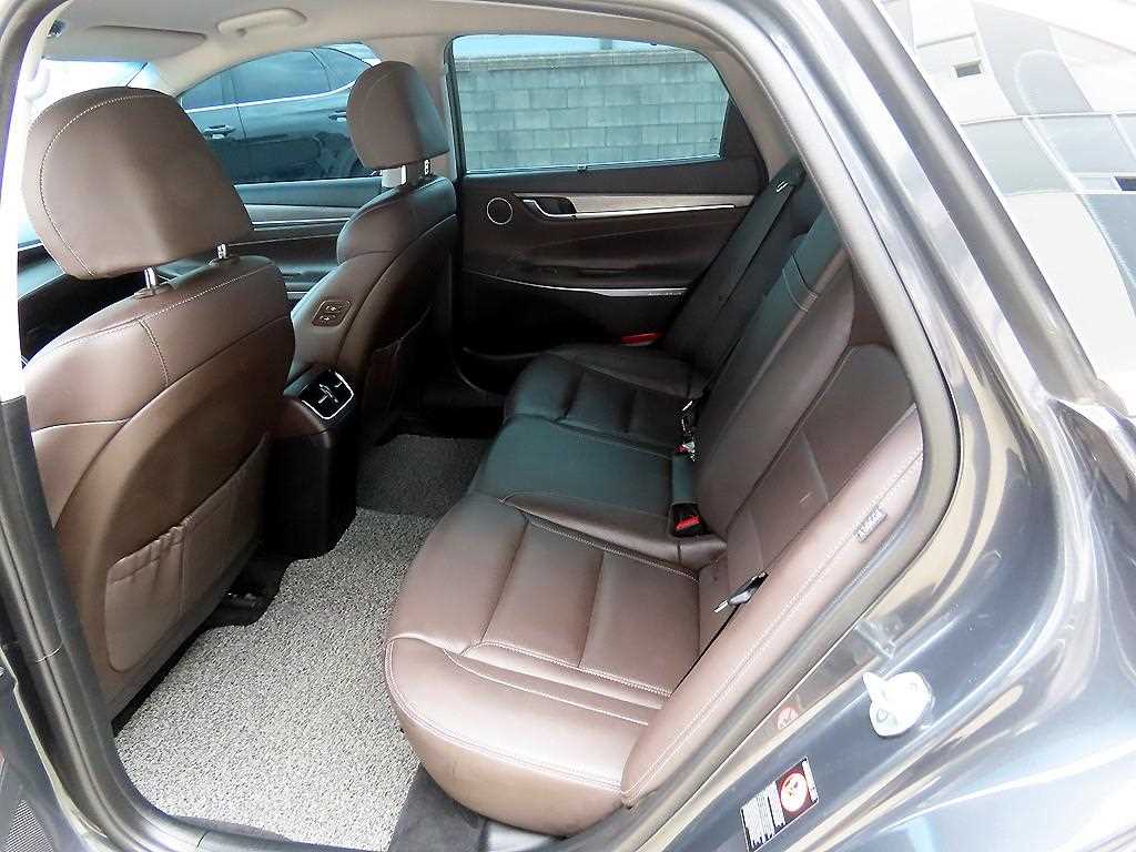 HYUNDAI Grandeur - Vista 6