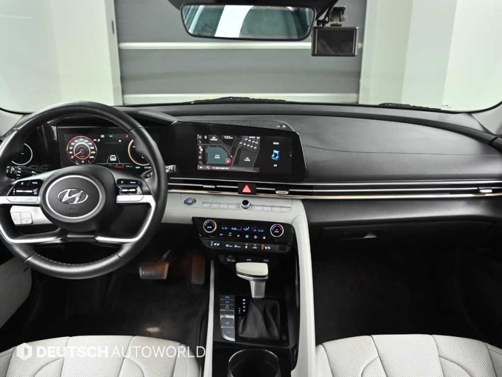HYUNDAI Avante - Vista 7