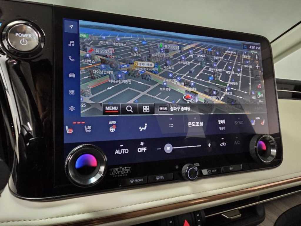 Lexus LM - Vista 10