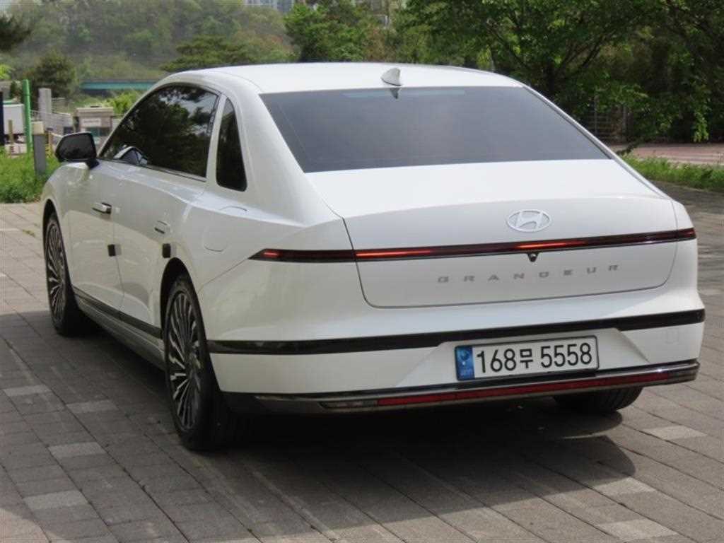 HYUNDAI Grandeur - Vista 4