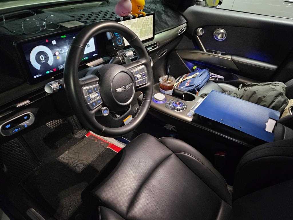 Genesis GV60 - Vista 8