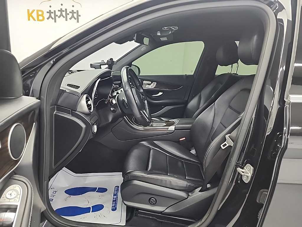 Mercedes Benz GLC Class - Vista 11