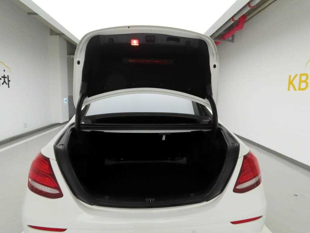 Mercedes Benz E class 2017 Blanco - Importación desde Corea - HF Imports Iquique - Foto 15