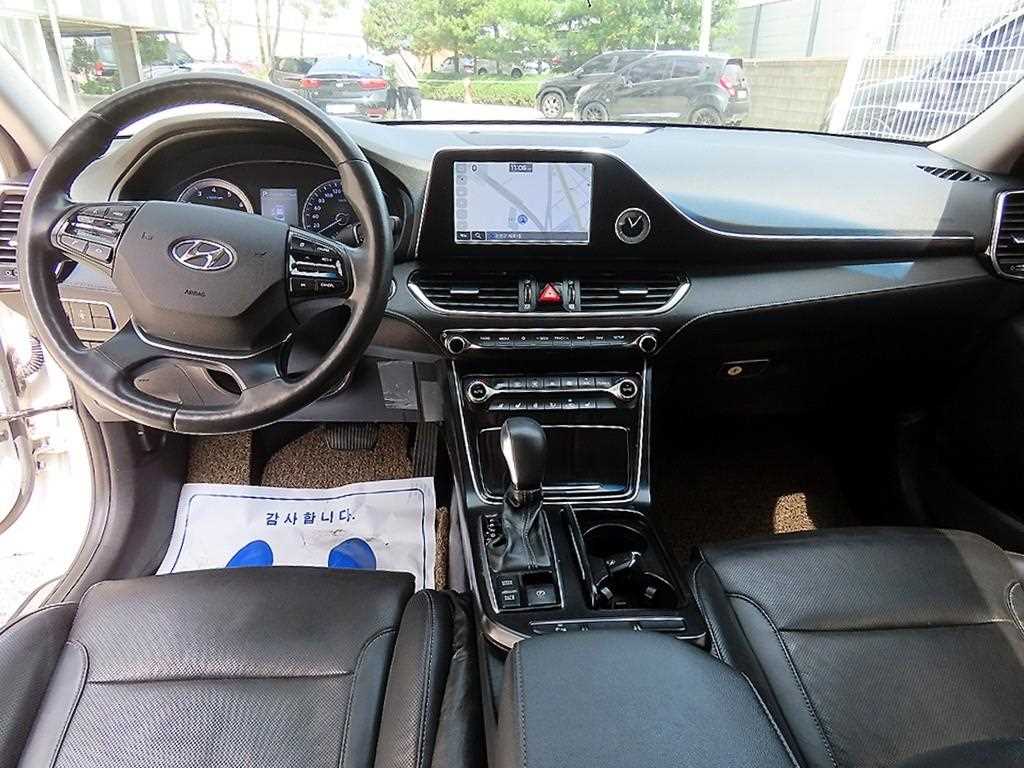 HYUNDAI Grandeur - Vista 7